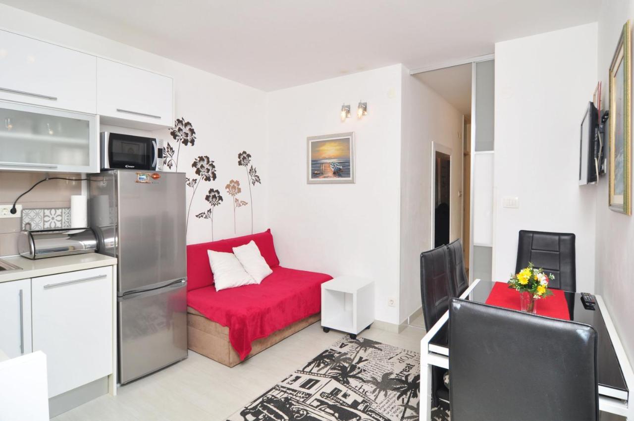Full Equipped Flat Close To All Split Eksteriør billede