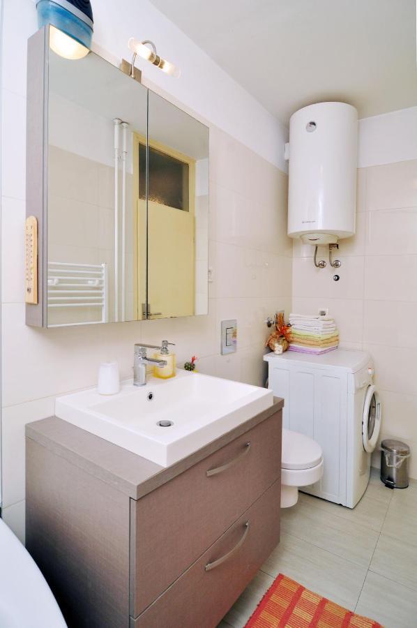 Full Equipped Flat Close To All Split Eksteriør billede