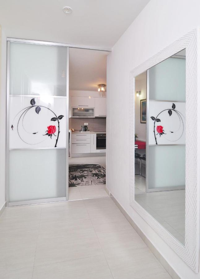Full Equipped Flat Close To All Split Eksteriør billede