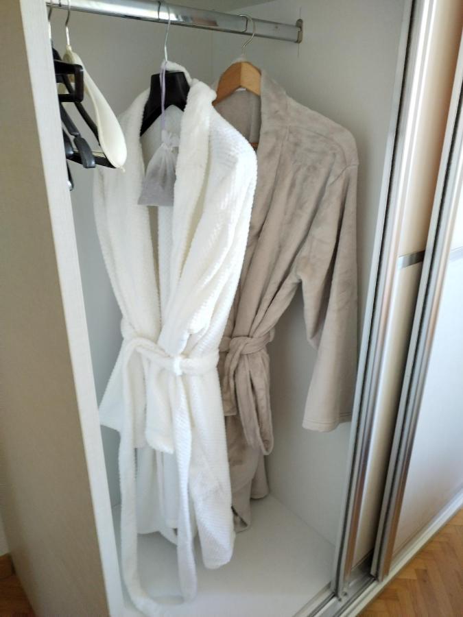Full Equipped Flat Close To All Split Eksteriør billede